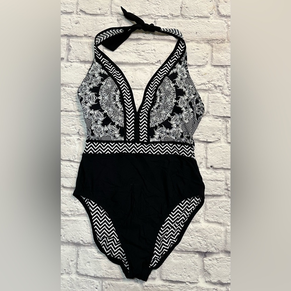 NWT Red Carter One Piece Swimsuit ~ Black & White ~ Size Medium